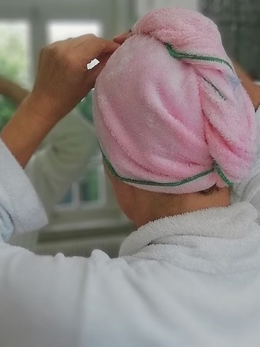 Turban seche-cheveux rose